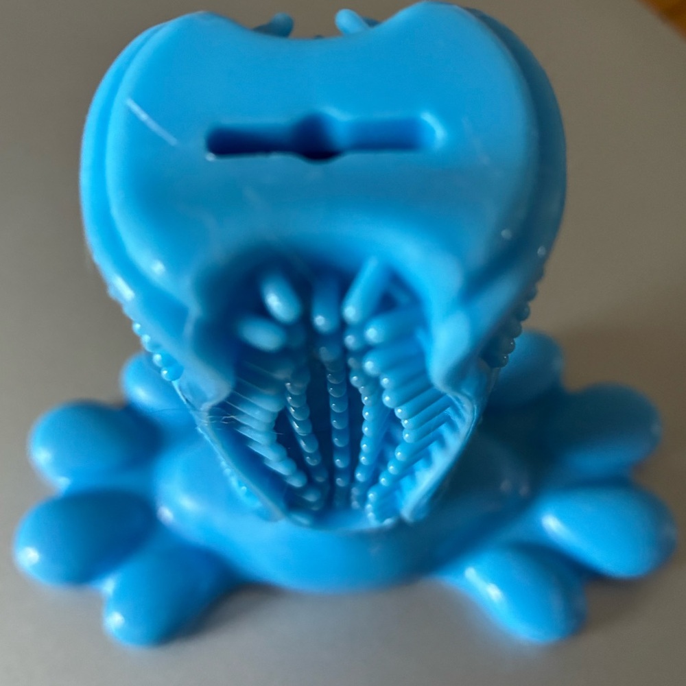 🩵 Blue Rubber Pet Delay Chew Toy - Picture 5 of 14
